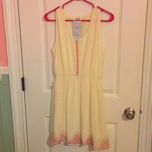 Cream sleeveless dress